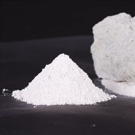 Bentonite: Unleashing Its Powerful Absorbing and Swelling Capabilities in Industrial Applications!